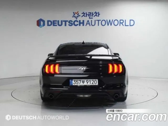 Ford Mustang — Фото автомобиля 4