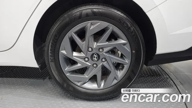 Hyundai AVANTE Smart — Фото автомобиля 21