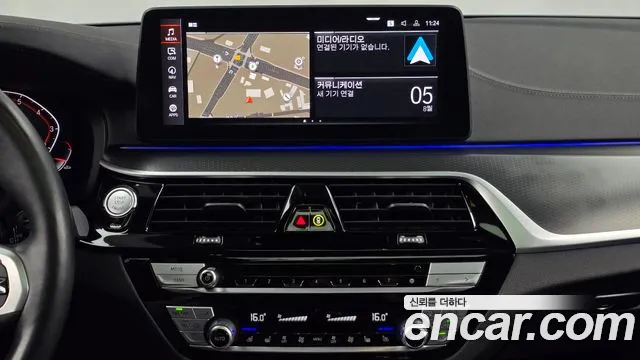 BMW 5-Series — Фото автомобиля 11