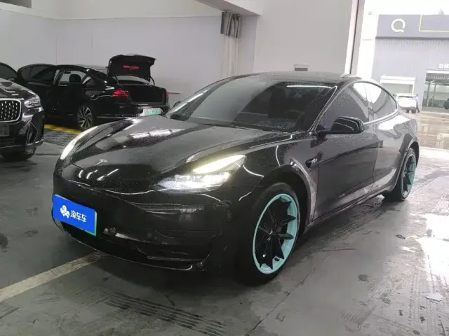 Фотография автомобиля — Tesla Model 3