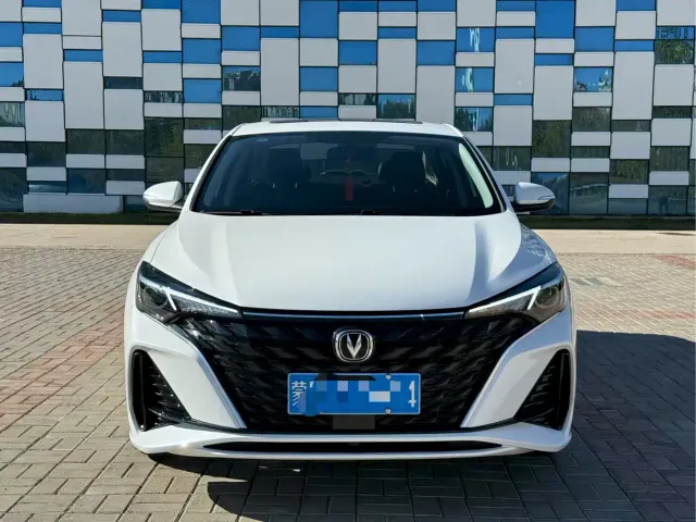 Changan Eado — Фото автомобиля 2