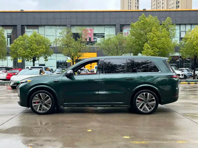 Li Auto L9 — Фото автомобиля 10