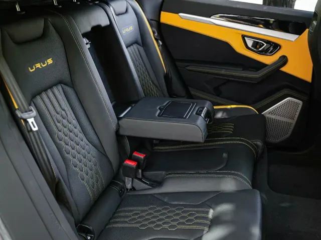 Lamborghini Urus — Фото автомобиля 18