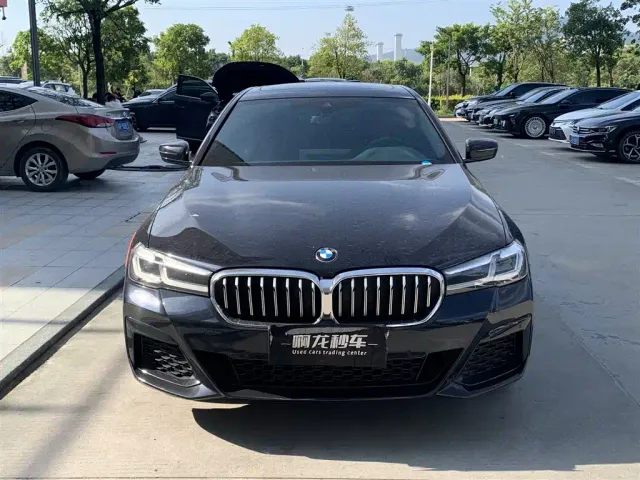 BMW 5 Series — Фото автомобиля 2