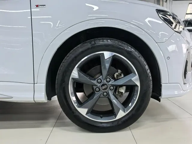 Audi Q3 — Фото автомобиля 6
