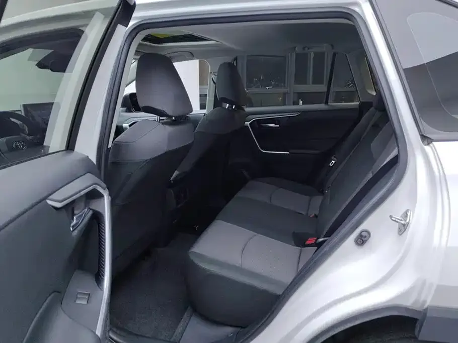 Toyota RAV4 Rongfang 2022 2.0L CVT 2WD Trend Edition — Фото автомобиля 11