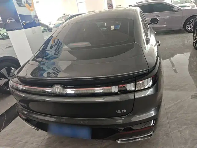 Changan Eado — Фото автомобиля 5