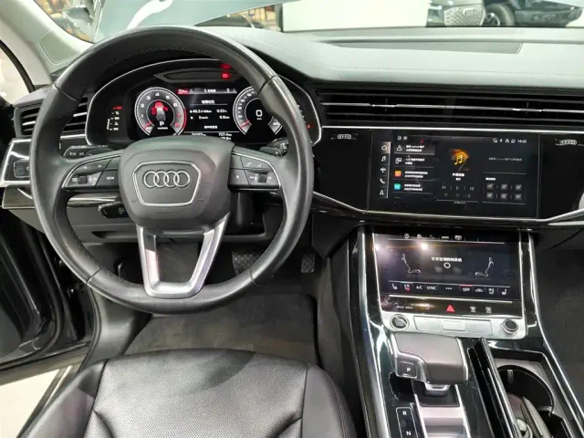 Audi Q7 — Фото автомобиля 6