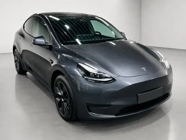 Tesla Model Y — Фото автомобиля 2
