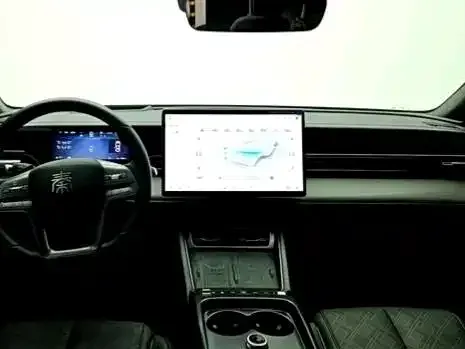 BYD Qin L — Фото автомобиля 4