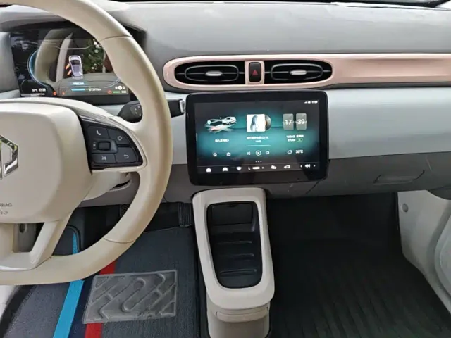 Leapmotor T03 — Фото автомобиля 12
