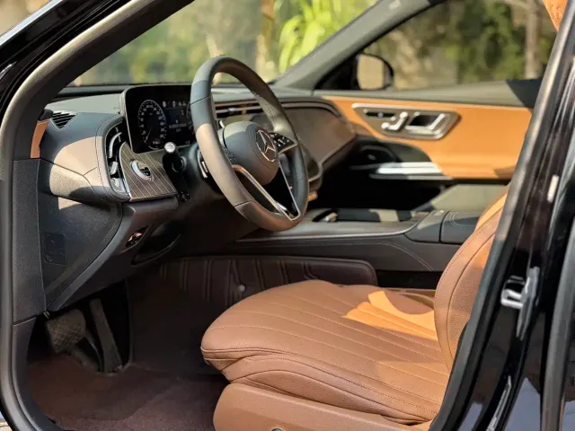 Mercedes-Benz E-Class — Фото автомобиля 4