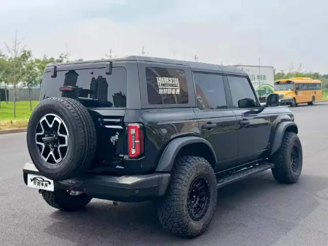 Ford Bronco — Фото автомобиля 9