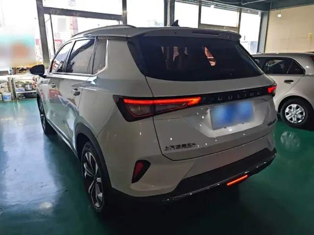 Wuling Asta — Фото автомобиля 4