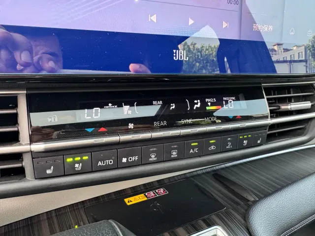 Toyota Granvia — Фото автомобиля 16