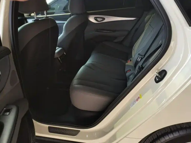 BYD Seal 07 DM-i — Фото автомобиля 16