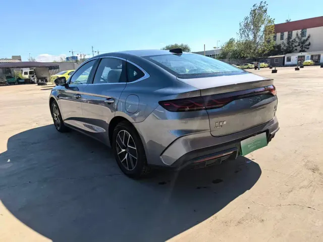 BYD Qin L — Фото автомобиля 11