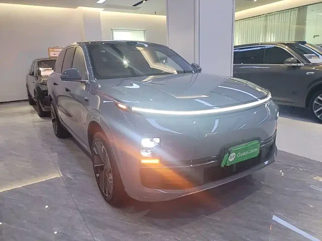 Li Auto L8 — Фото автомобиля 3