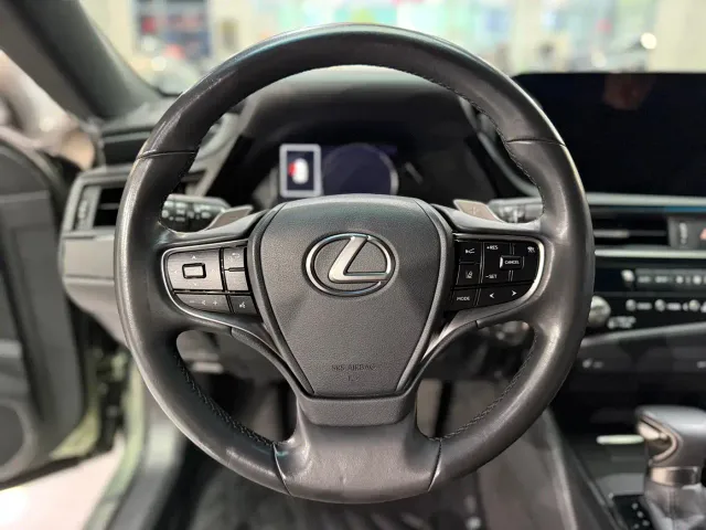 Lexus ES — Фото автомобиля 8
