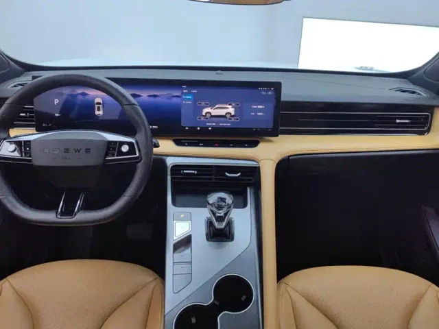Roewe RX5 — Фото автомобиля 12