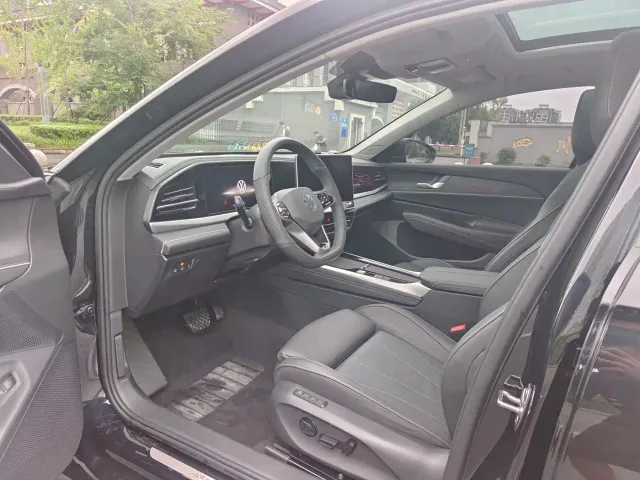 Volkswagen Passat — Фото автомобиля 6
