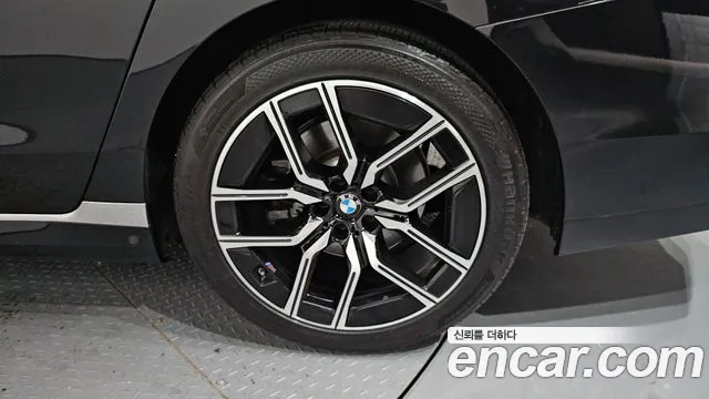 BMW 7-Series — Фото автомобиля 20