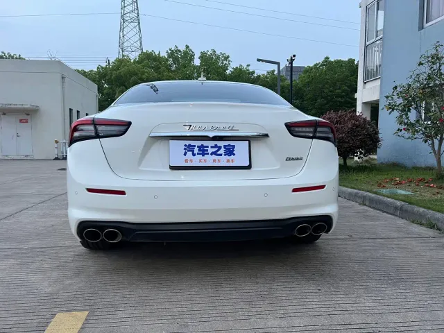 Maserati Ghibli — Фото автомобиля 22