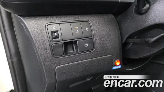 Hyundai Staria Staria L3.5 Инвалидная коляска Подъёмник/Slope — Фото автомобиля 12