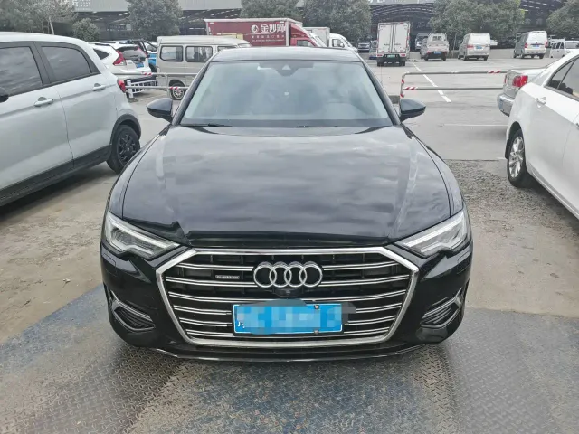 Фотография автомобиля — Audi A6L