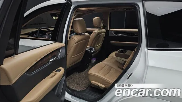 Cadillac XT6 — Фото автомобиля 12