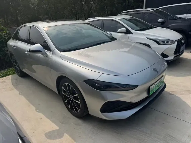 Roewe D7 — Фото автомобиля 2