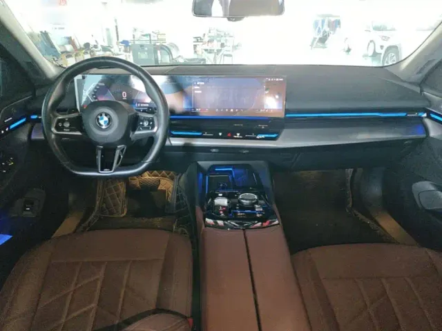 BMW 5 Series — Фото автомобиля 9