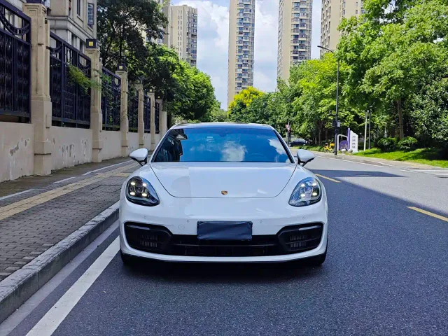 Porsche Panamera — Фото автомобиля 2