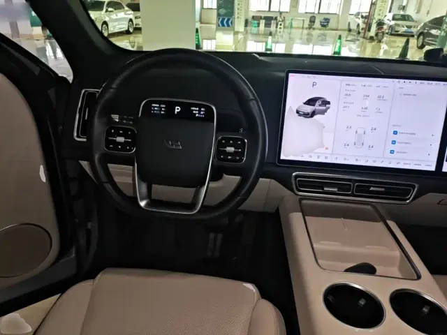 Li Auto L7 — Фото автомобиля 10