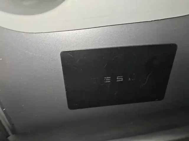 Tesla Model Y 2022 Facelift Rear-Wheel Drive Version — Фото автомобиля 8
