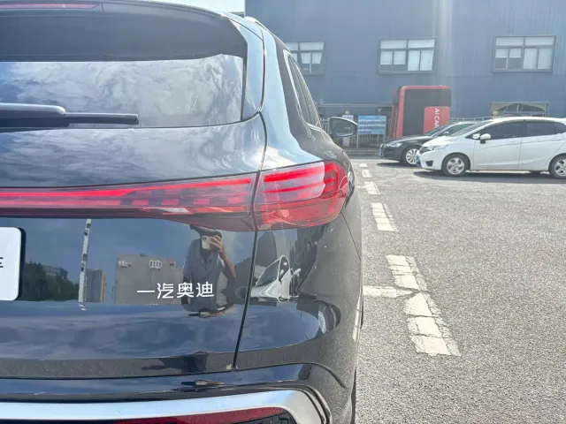 Audi Q5L — Фото автомобиля 14