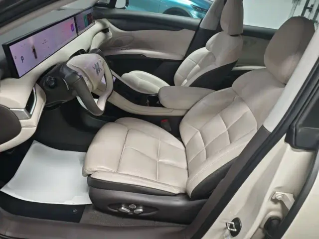 IM Motors LS6 — Фото автомобиля 14