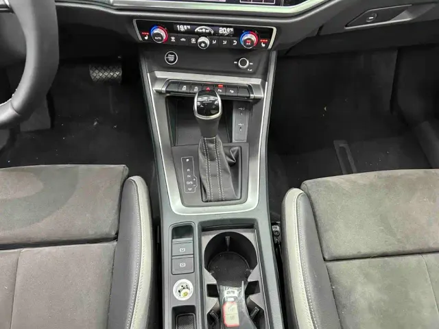 Audi Q3 — Фото автомобиля 10