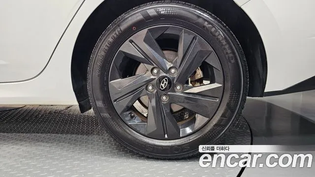 Hyundai Avante CN7 — Фото автомобиля 21