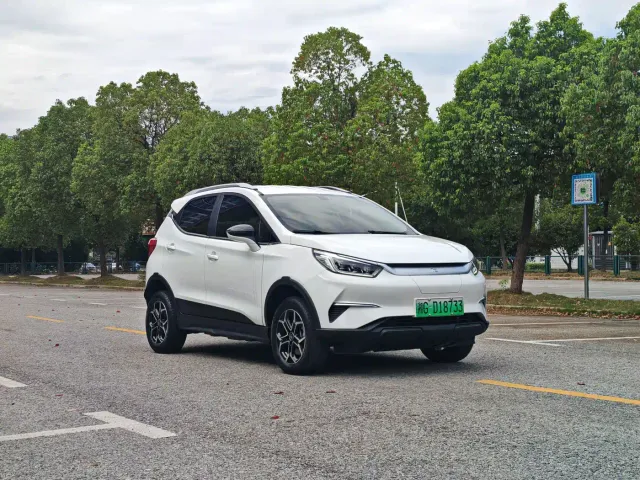 BYD Yuan Pro — Фото автомобиля 2