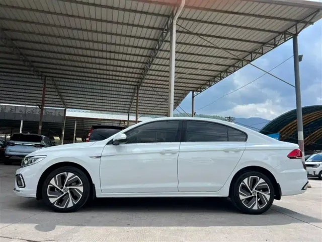 Volkswagen Bora — Фото автомобиля 3