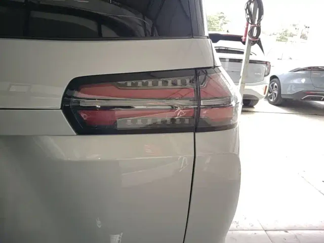 Wuling Starlight 730 — Фото автомобиля 7