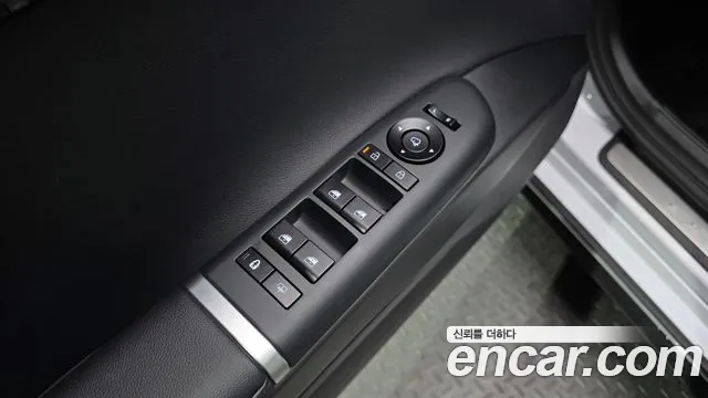 Hyundai Grandeur Grandeur (GN7) 2.5 Бензин 2WD — Фото автомобиля 28