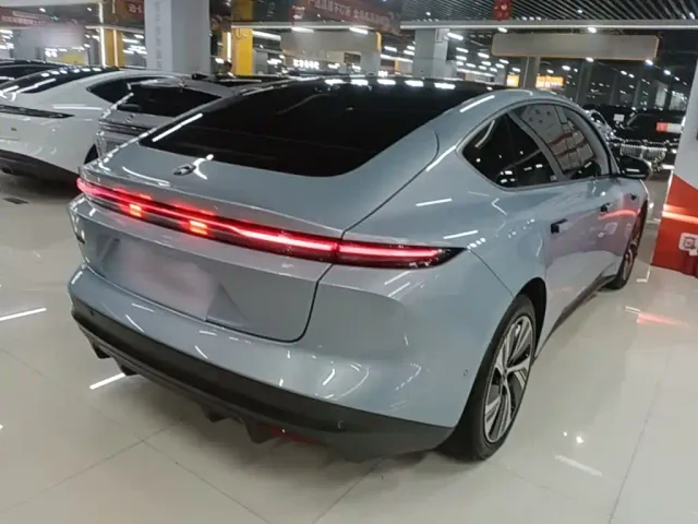 Nio ET5 — Фото автомобиля 6