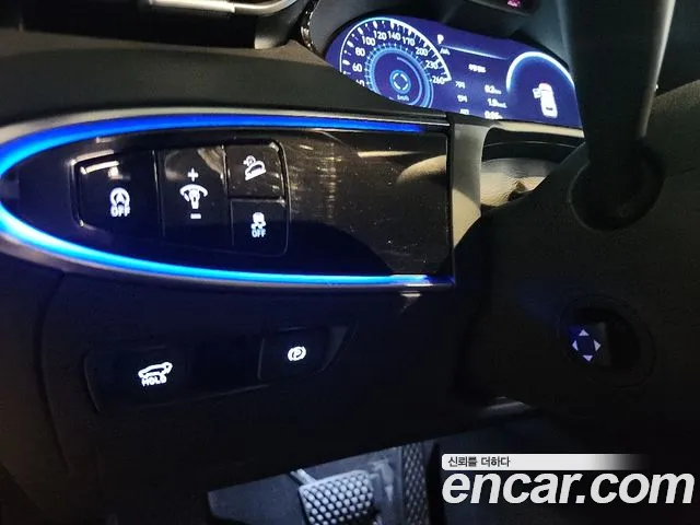 Genesis GV70 — Фото автомобиля 10