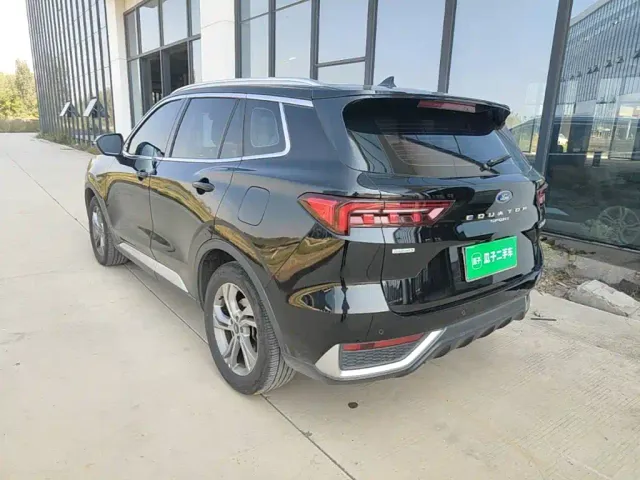 Ford Lingrui — Фото автомобиля 4