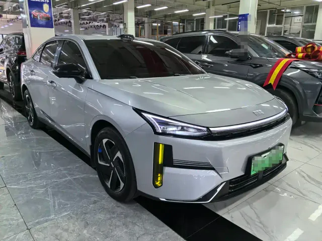 Geely Galaxy L6 — Фото автомобиля 3