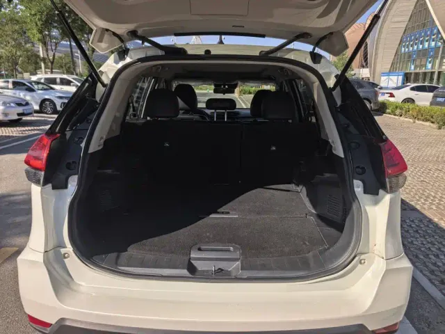 Nissan X-Trail — Фото автомобиля 8