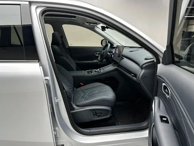 Geely Galaxy Starship 7 EM-i — Фото автомобиля 13