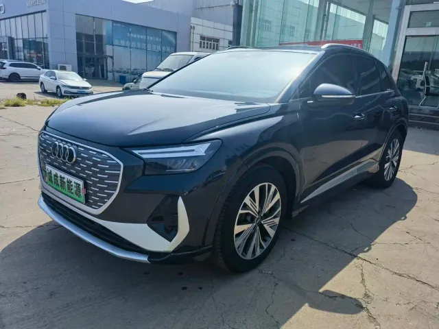 Фотография автомобиля — Audi Q4 e-tron